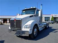 2025 Kenworth T880