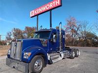 2025 Kenworth W990