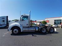 2025 Kenworth T880