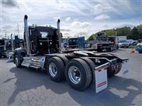 2025 Kenworth W990