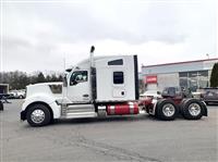 2023 Kenworth W990