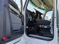 2025 Kenworth T880