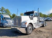 2025 Kenworth W990