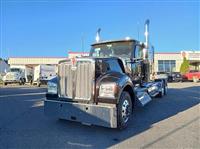 2025 Kenworth W990