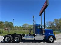 2025 Kenworth W900