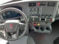 2025 Kenworth T880