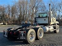 2005 Mack CL733