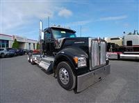 2025 Kenworth W990