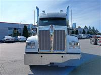 2025 Kenworth W990