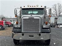 2007 Freightliner FLD120