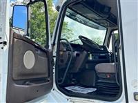 2015 Volvo VNL64T300