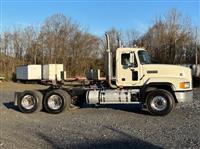 2005 Mack CL733