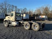 2005 Mack CL733