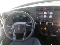2025 Kenworth T880
