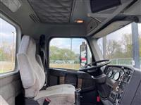 2018 Freightliner 122SD