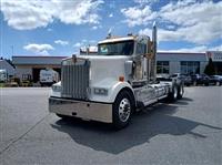 2025 Kenworth W900L