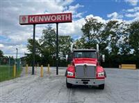 2025 Kenworth T880