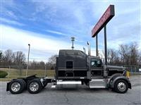 2023 Kenworth W900