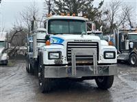 1998 Mack RD690