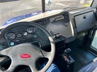 2010 Peterbilt 330