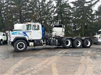 1998 Mack RD690