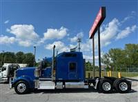 2022 Kenworth W900L