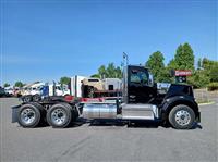 2025 Kenworth W990