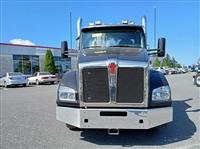 2025 Kenworth T880