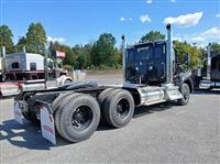 2025 Kenworth T880