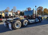 2025 Kenworth W990