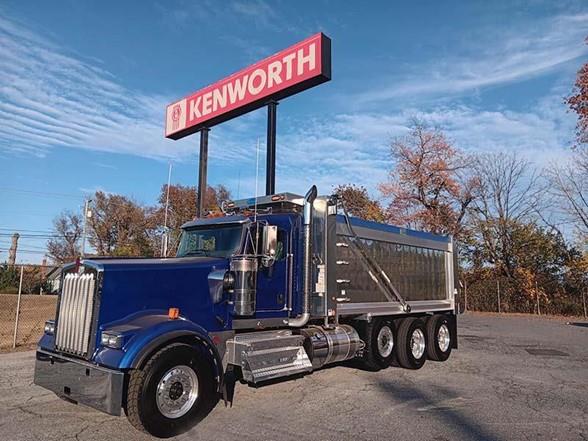 2025 Kenworth W900