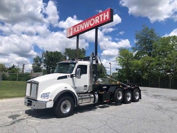 2025 Kenworth T880