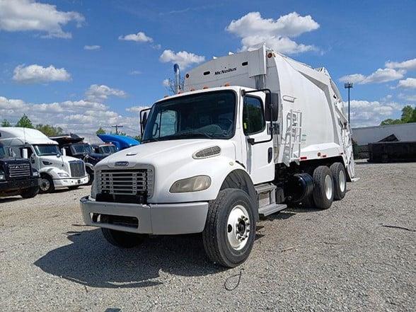 2007 Freightliner BUSINESS CLASS M2 106