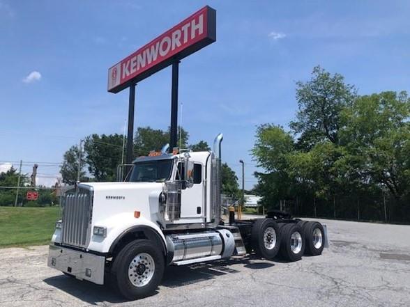 2025 Kenworth W900