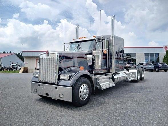 2025 Kenworth W900L