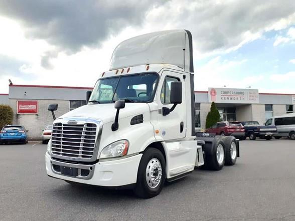 2016 Freightliner CASCADIA 113