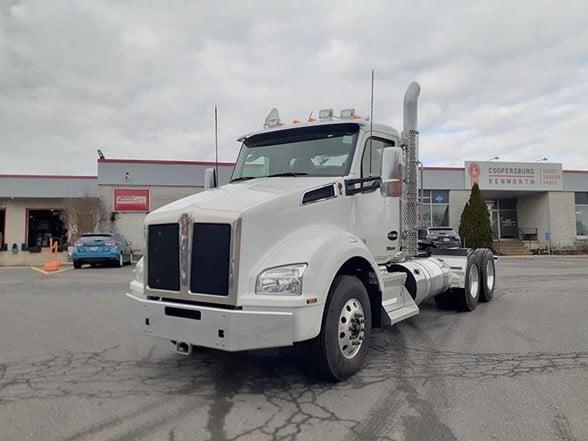 2025 Kenworth T880