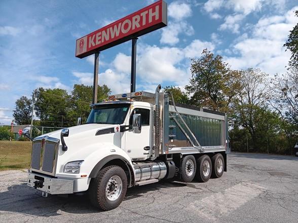 2025 Kenworth T880