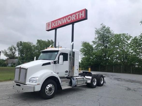 2025 Kenworth T880