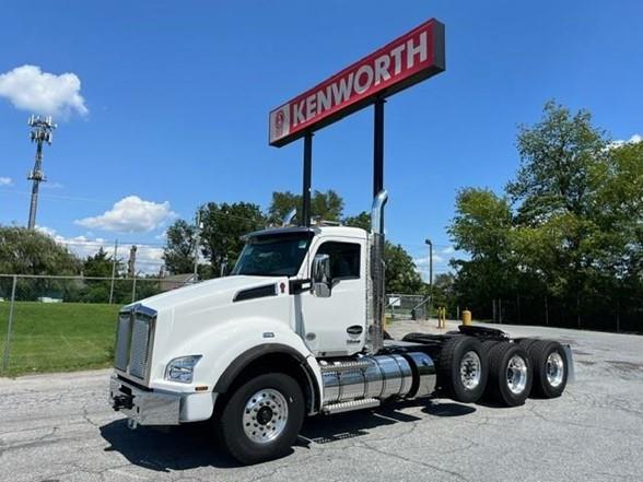 2025 Kenworth T880