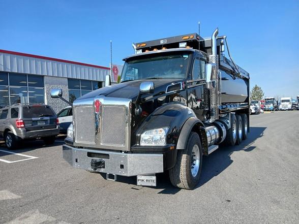 2025 Kenworth T880