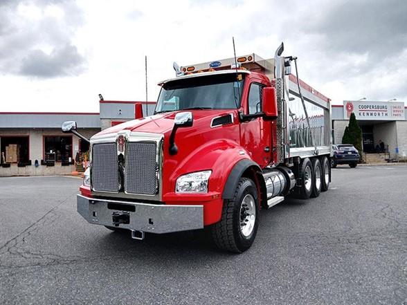 2025 Kenworth T880