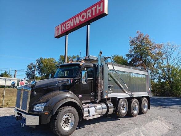 2025 Kenworth T880