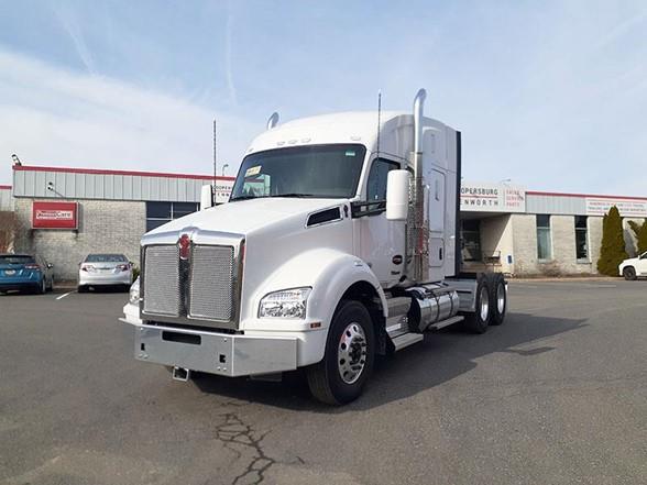 2025 Kenworth T880