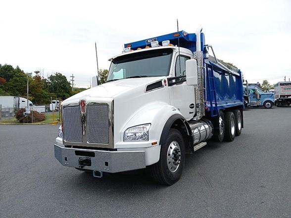 2025 Kenworth T880