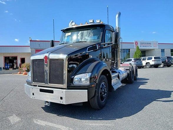 2025 Kenworth T880