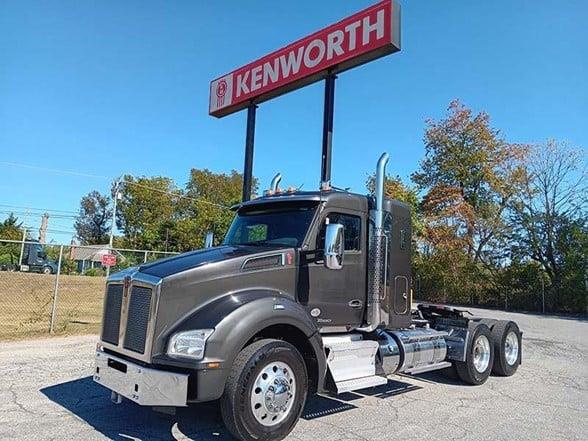 2021 Kenworth T880