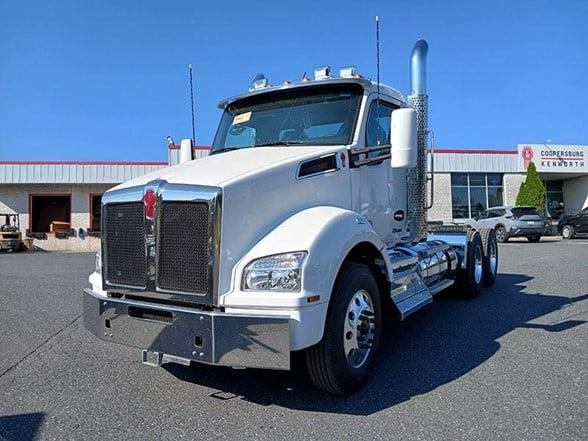 2025 Kenworth T880