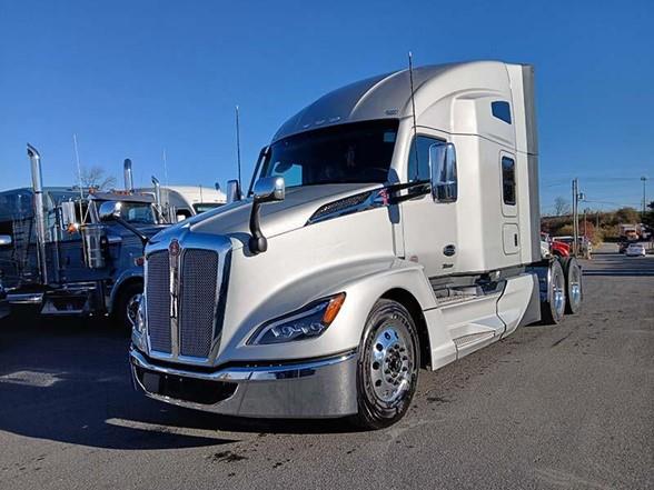 2025 Kenworth T680