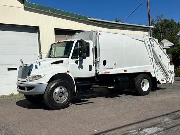 2009 International DURASTAR 4400